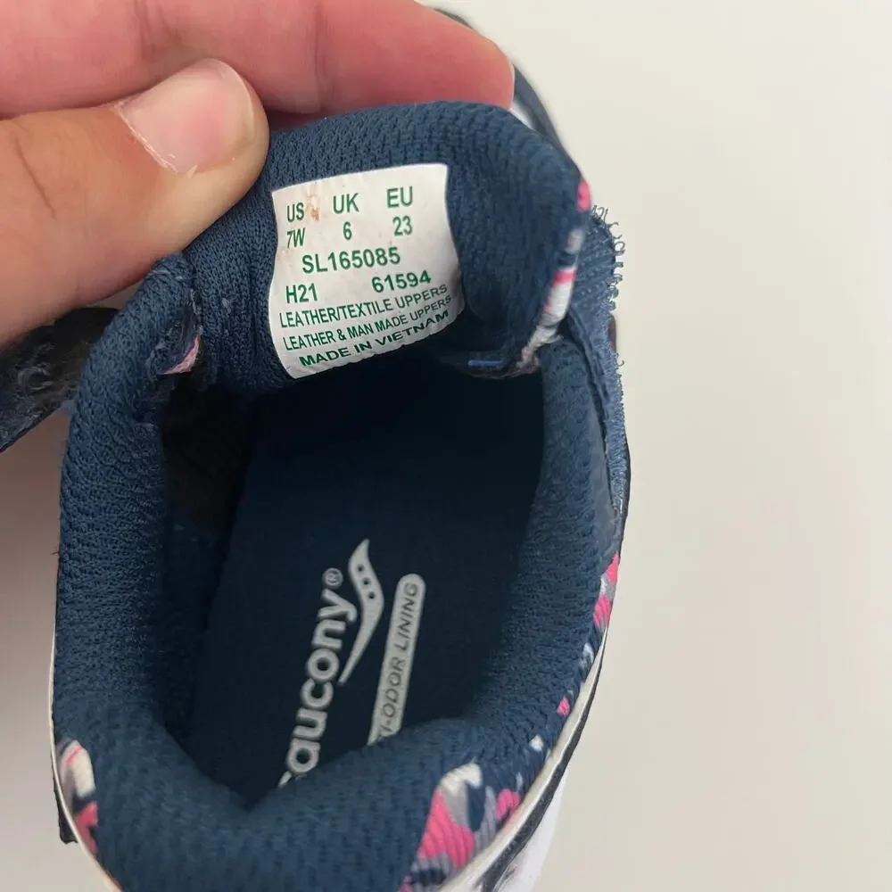 Saucony Ride 10 JR Navy Pink Camo Girls Sneakers Size 7W